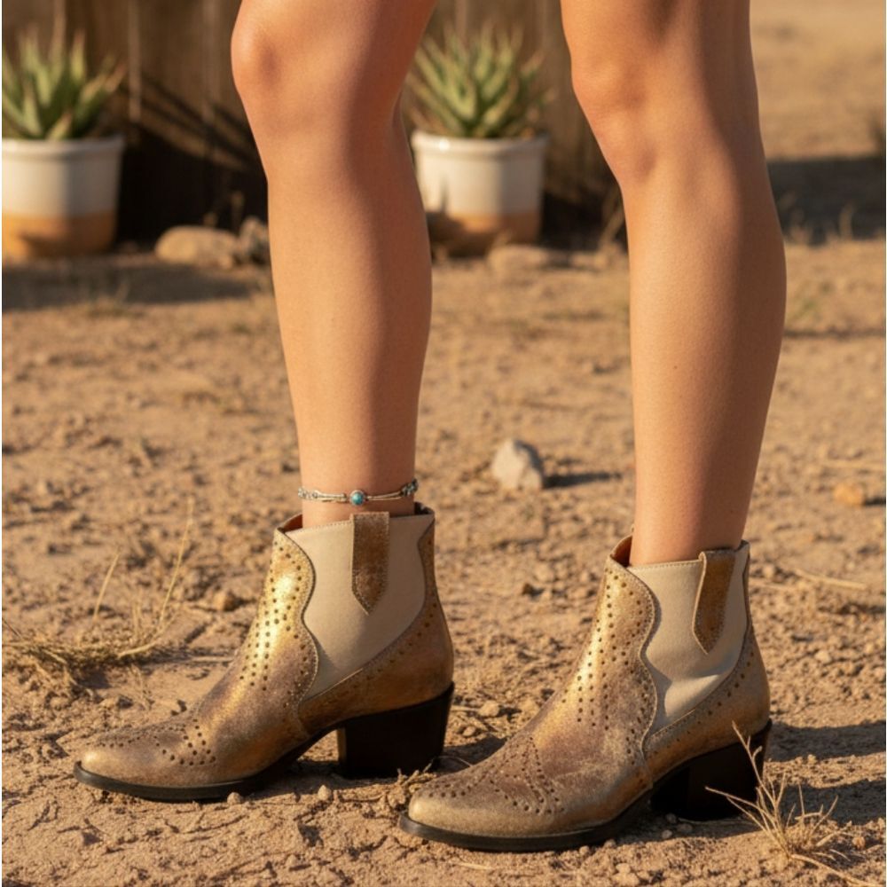 NWT Charles David leather Tan western boots 6